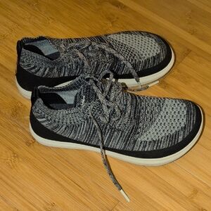 Altra Vali Black and Gray Women's Sneakers